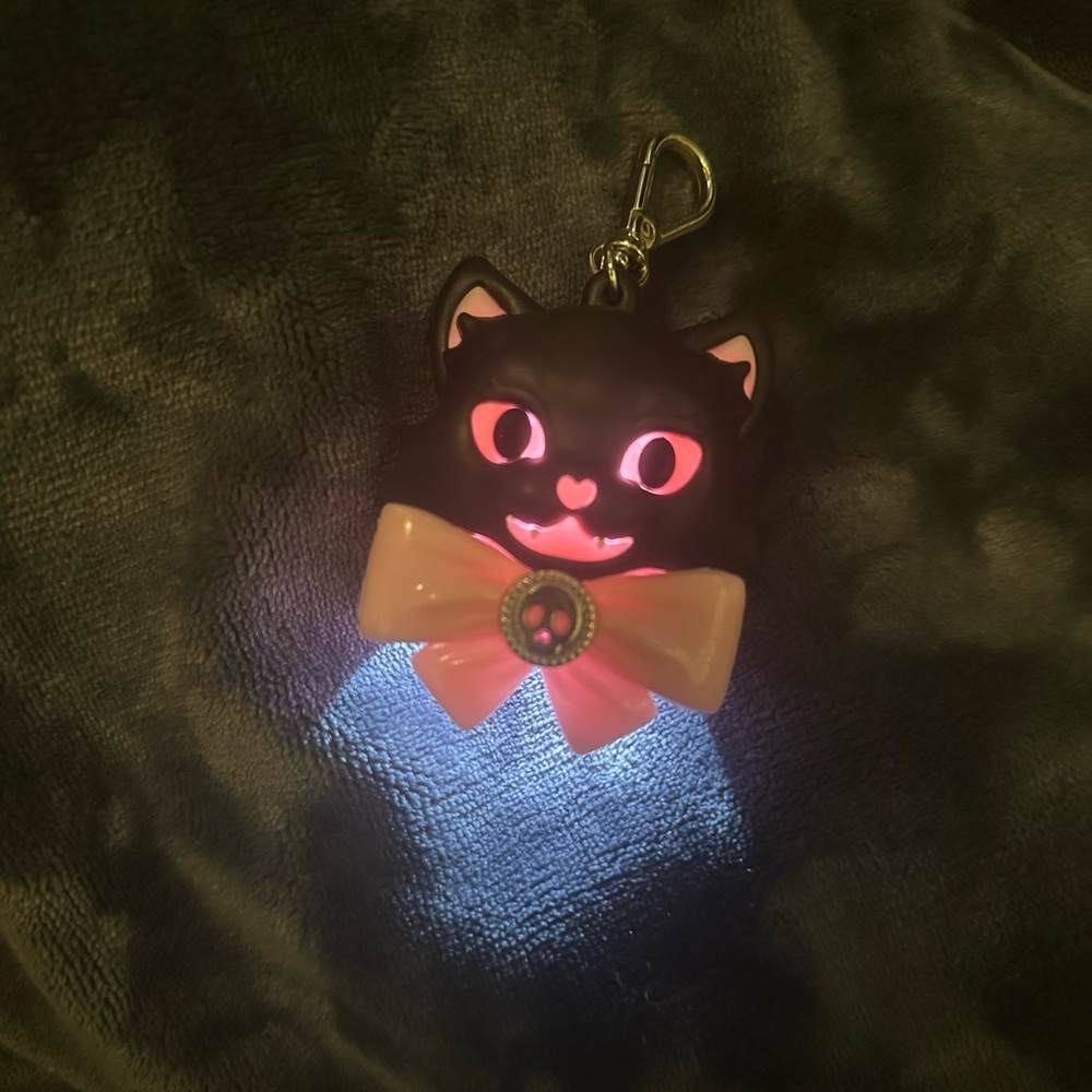Bath&BodyWorks Light Up Keychain